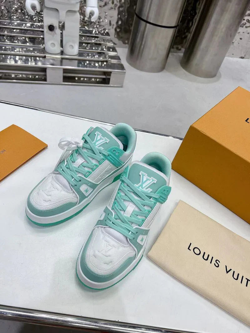 LV *Trainer