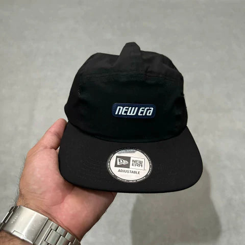 Bone New Era Camper Strapback Winter Sports - Preto