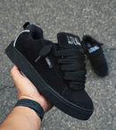 Tênis lokal tag all black refletivo prata