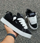 Tênis lokal tag preto branco refletivo prata